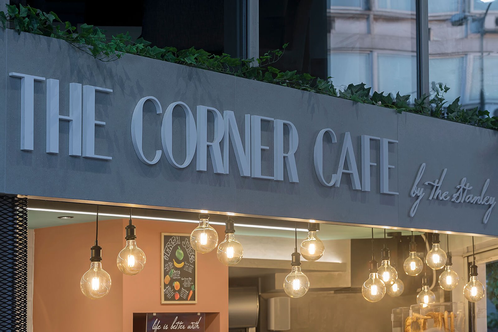 THE CORNER CAFÉ 04